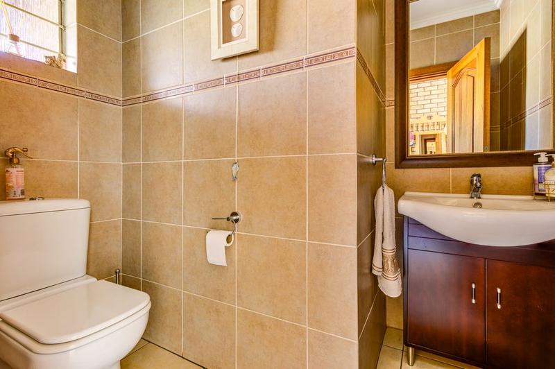 4 Bedroom Property for Sale in Parkhill Gardens Gauteng