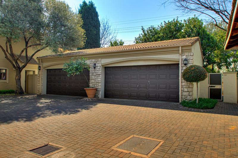 3 Bedroom Property for Sale in Lonehill Gauteng