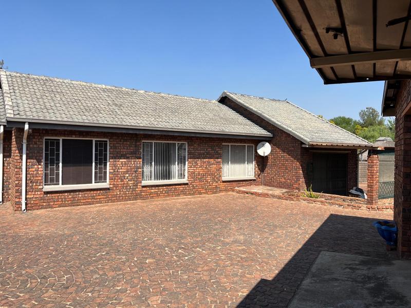 3 Bedroom Property for Sale in Wierda Park Gauteng