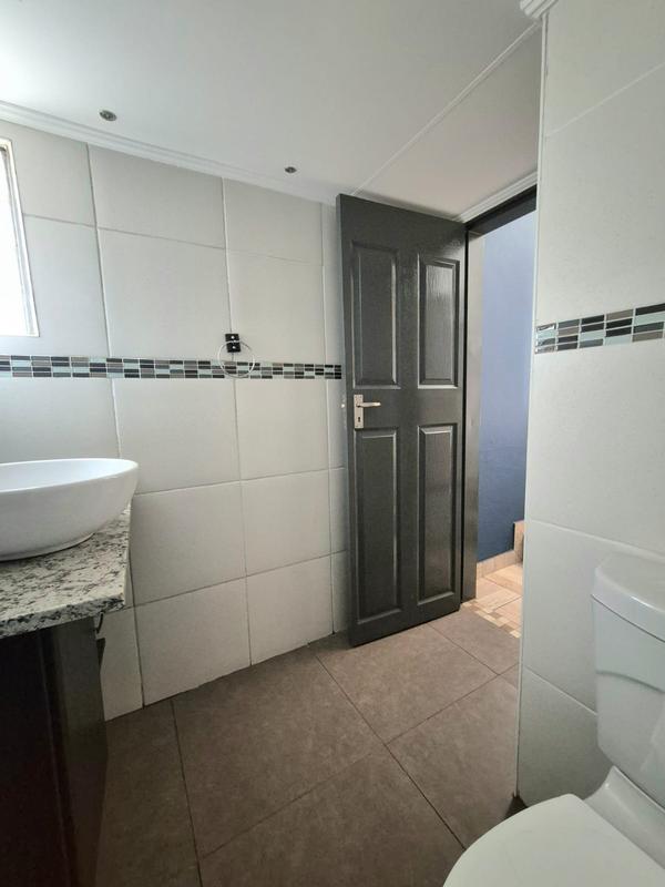 2 Bedroom Property for Sale in Pierre Van Ryneveld Gauteng