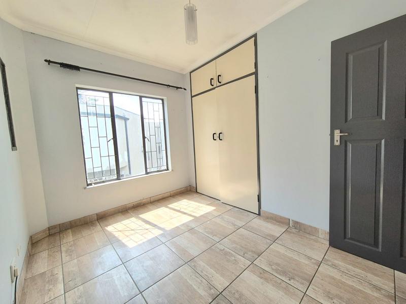 2 Bedroom Property for Sale in Pierre Van Ryneveld Gauteng