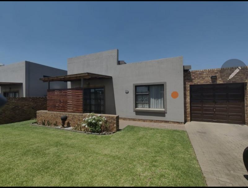 2 Bedroom Property for Sale in Kookrus Gauteng