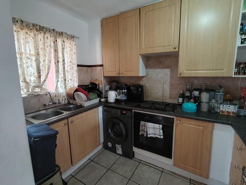 To Let 2 Bedroom Property for Rent in Die Hoewes Gauteng