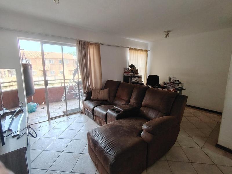 To Let 2 Bedroom Property for Rent in Die Hoewes Gauteng