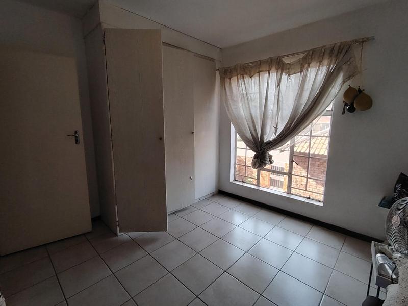 To Let 2 Bedroom Property for Rent in Die Hoewes Gauteng