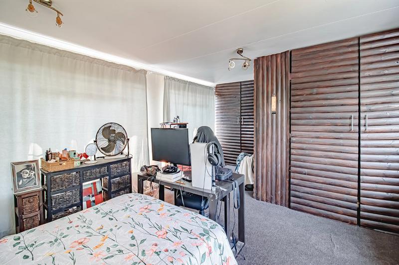 4 Bedroom Property for Sale in Magalieskruin Gauteng