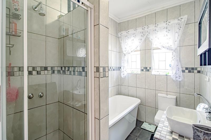 4 Bedroom Property for Sale in Magalieskruin Gauteng