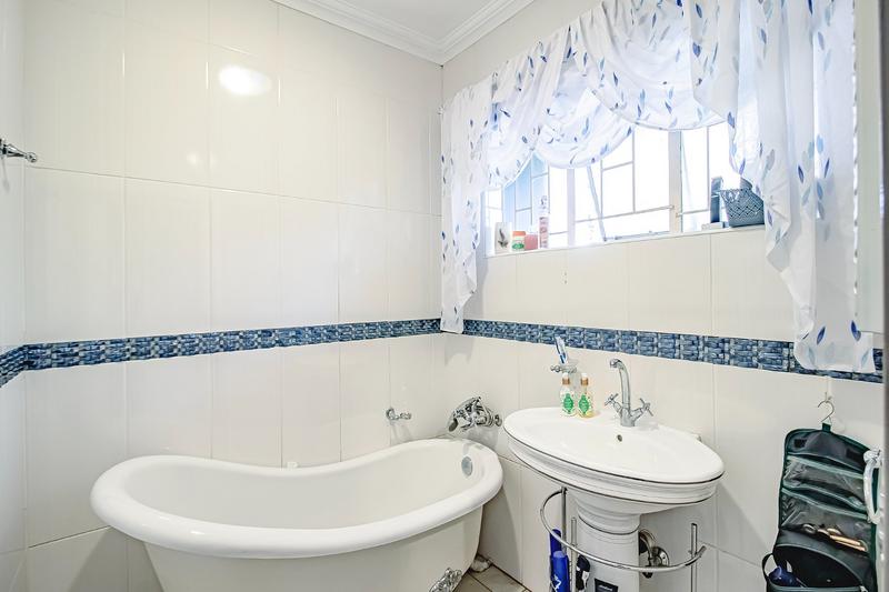 4 Bedroom Property for Sale in Magalieskruin Gauteng