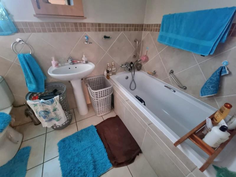 2 Bedroom Property for Sale in Montana Tuine Gauteng