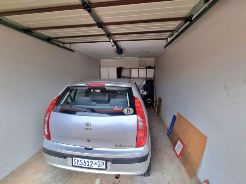 2 Bedroom Property for Sale in Montana Tuine Gauteng