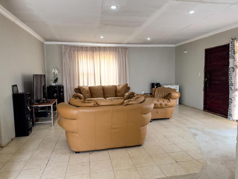 6 Bedroom Property for Sale in Dobsonville Gauteng