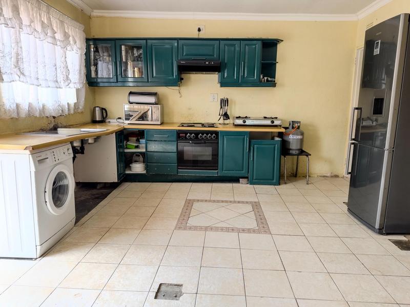 6 Bedroom Property for Sale in Dobsonville Gauteng
