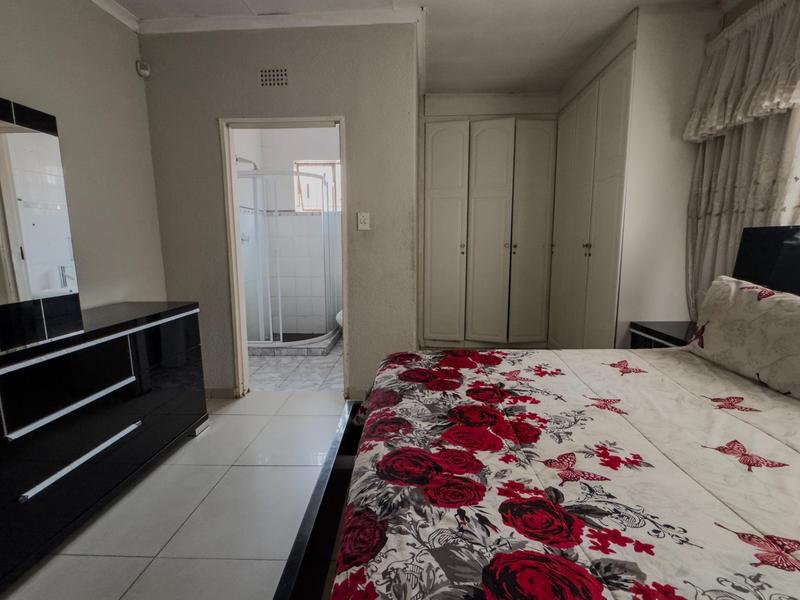 6 Bedroom Property for Sale in Dobsonville Gauteng