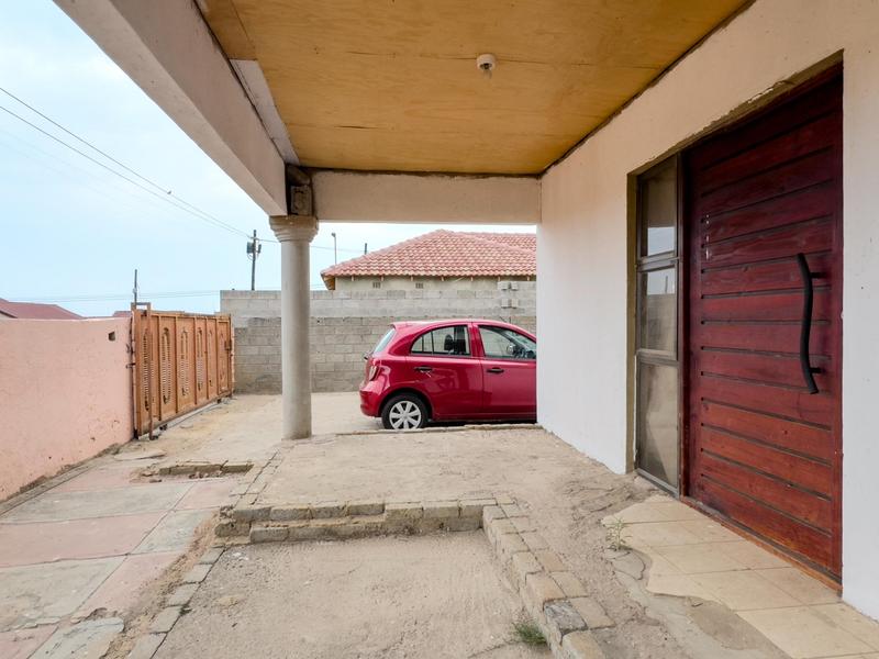6 Bedroom Property for Sale in Dobsonville Gauteng