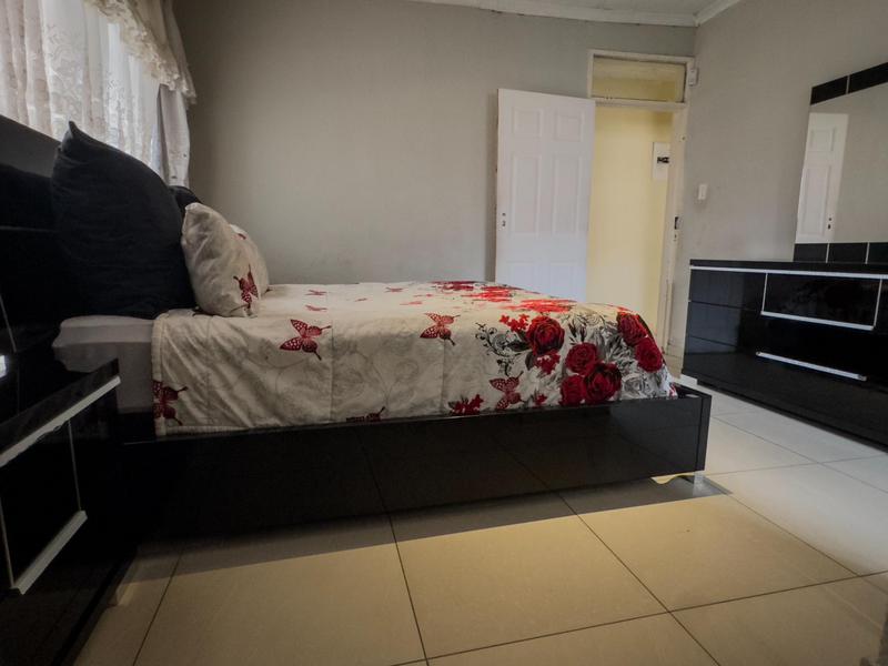 6 Bedroom Property for Sale in Dobsonville Gauteng