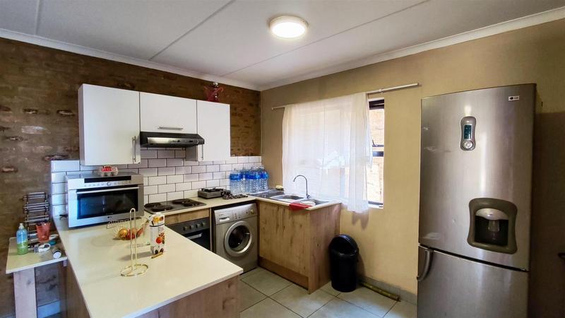 2 Bedroom Property for Sale in Pomona Gauteng