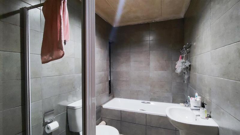 2 Bedroom Property for Sale in Pomona Gauteng