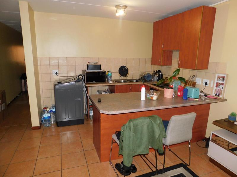 1 Bedroom Property for Sale in Grand Central Gauteng