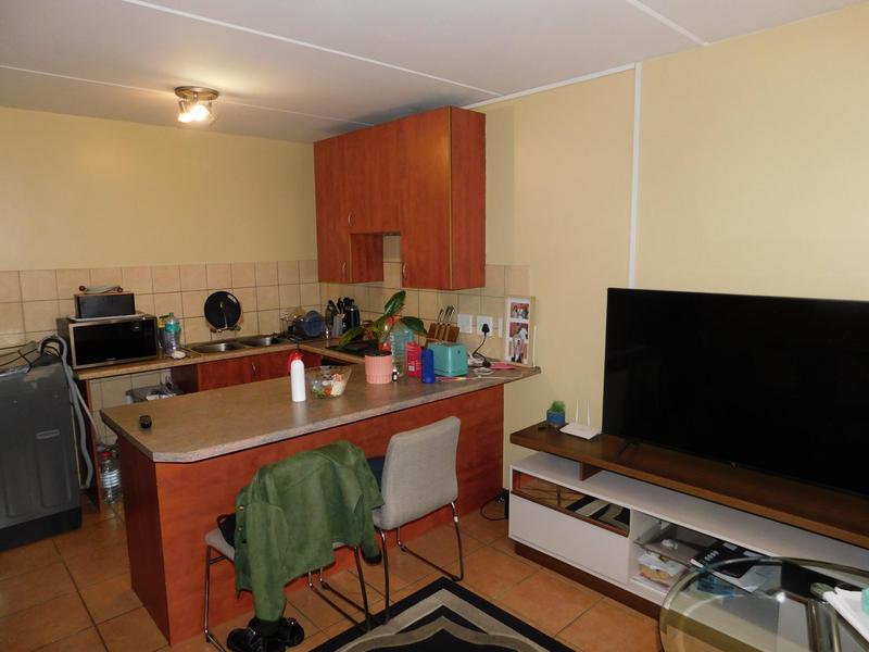 1 Bedroom Property for Sale in Grand Central Gauteng
