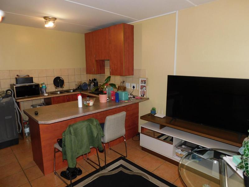 1 Bedroom Property for Sale in Grand Central Gauteng