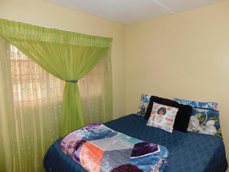 1 Bedroom Property for Sale in Grand Central Gauteng