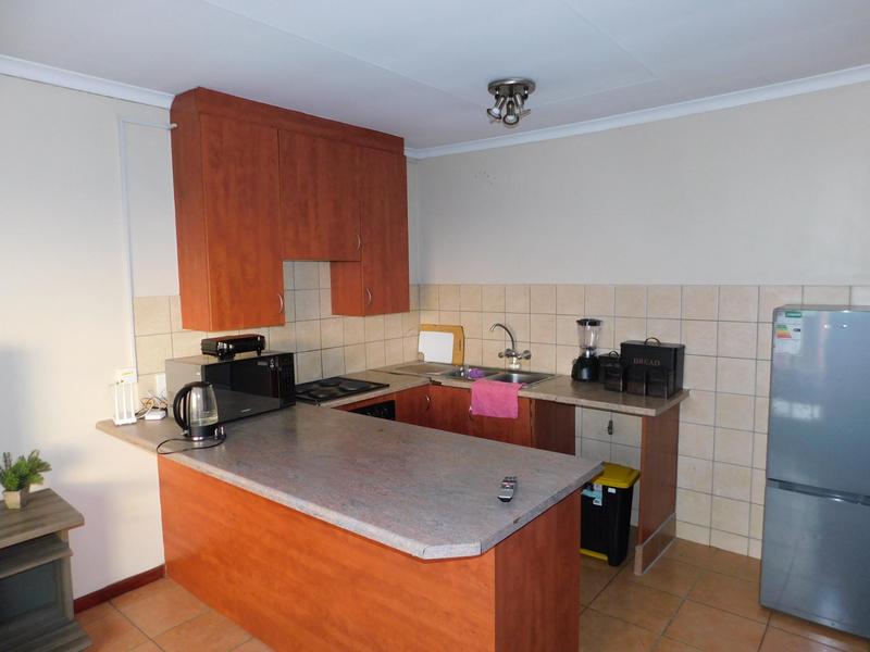 1 Bedroom Property for Sale in Grand Central Gauteng