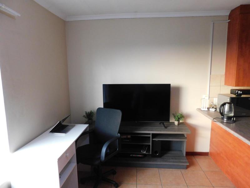 1 Bedroom Property for Sale in Grand Central Gauteng