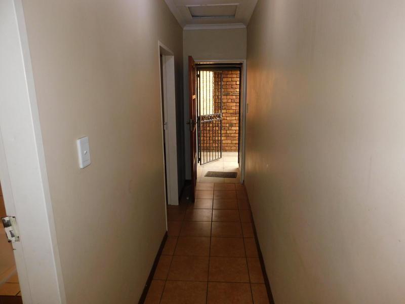 1 Bedroom Property for Sale in Grand Central Gauteng