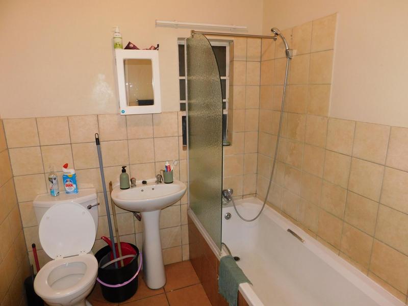 1 Bedroom Property for Sale in Grand Central Gauteng