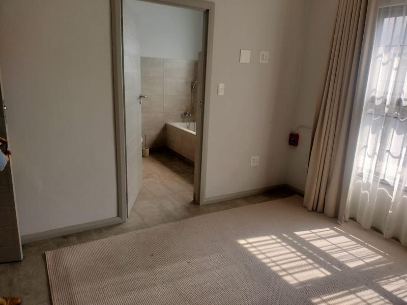 To Let 4 Bedroom Property for Rent in Ashlea Gardens Gauteng