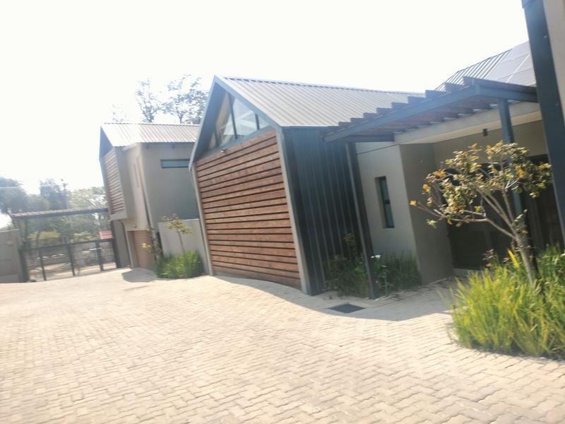 To Let 4 Bedroom Property for Rent in Ashlea Gardens Gauteng