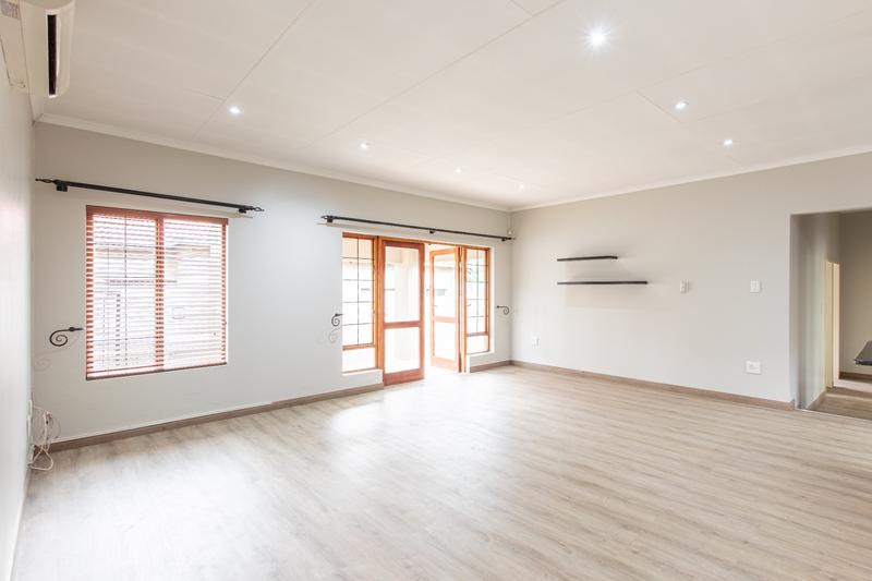 3 Bedroom Property for Sale in Ruimsig Gauteng