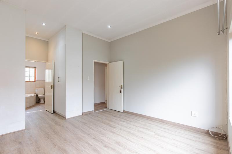 3 Bedroom Property for Sale in Ruimsig Gauteng
