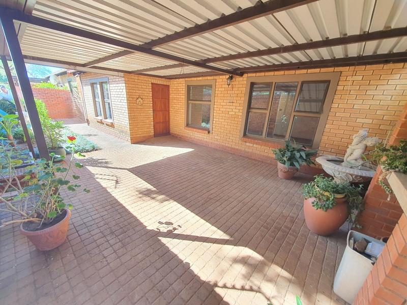 2 Bedroom Property for Sale in Montana Tuine Gauteng