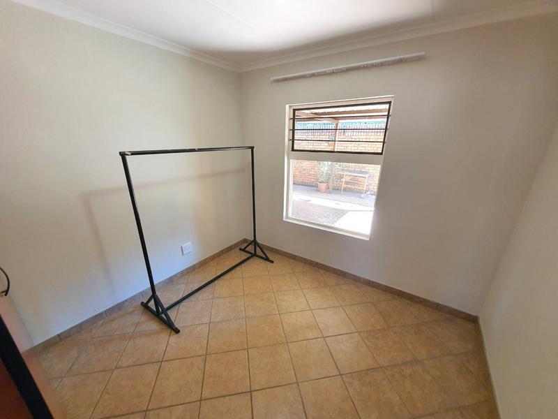 2 Bedroom Property for Sale in Montana Tuine Gauteng