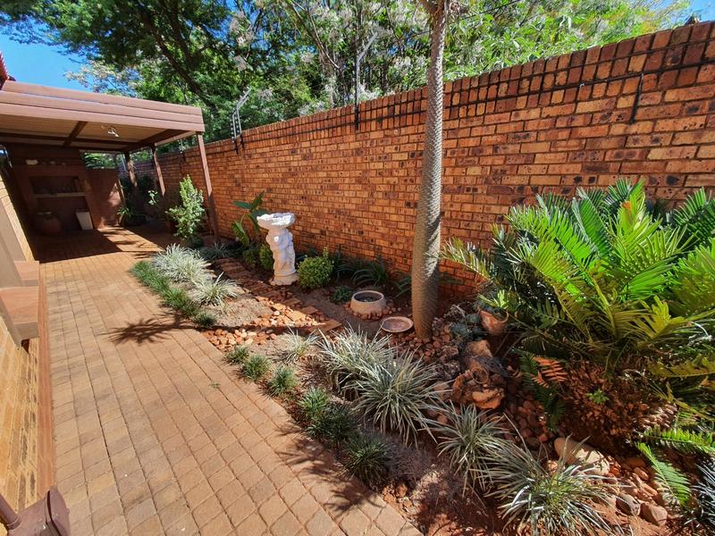 2 Bedroom Property for Sale in Montana Tuine Gauteng