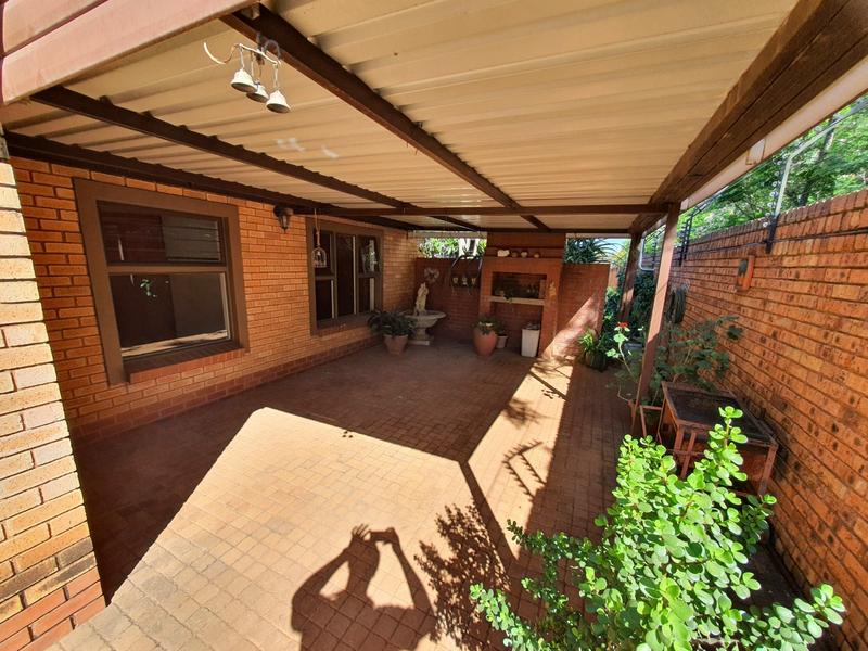 2 Bedroom Property for Sale in Montana Tuine Gauteng