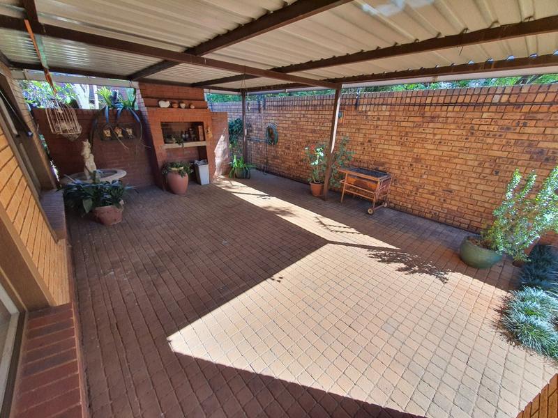 2 Bedroom Property for Sale in Montana Tuine Gauteng