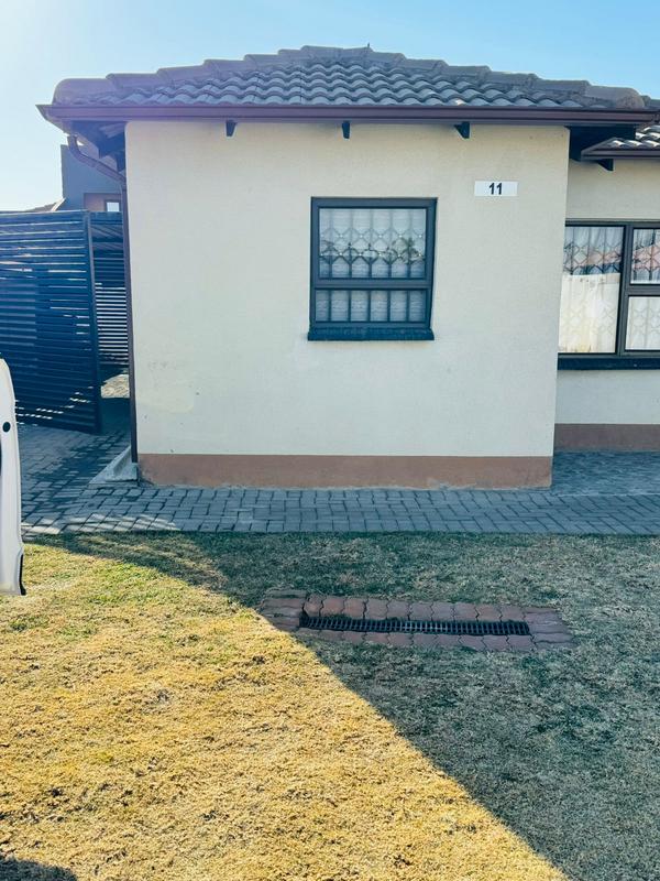 To Let 3 Bedroom Property for Rent in Klippoortjie Gauteng