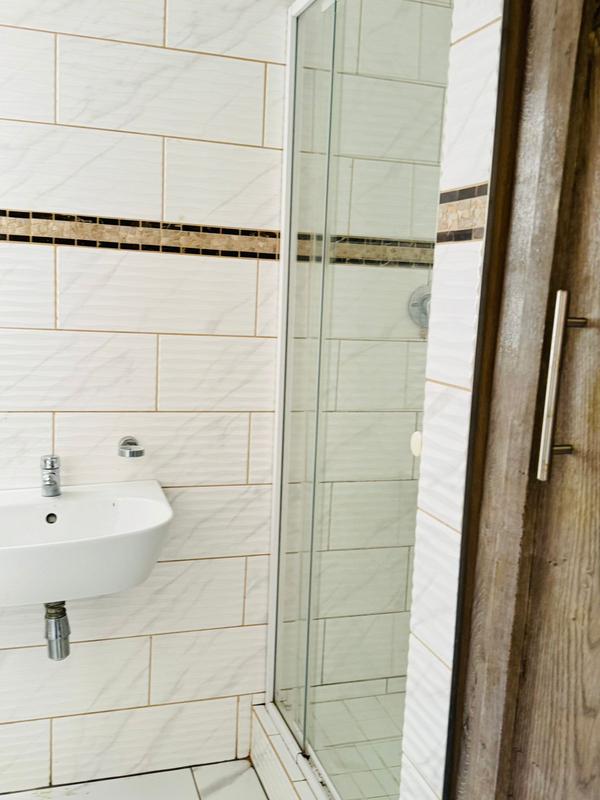 To Let 3 Bedroom Property for Rent in Klippoortjie Gauteng