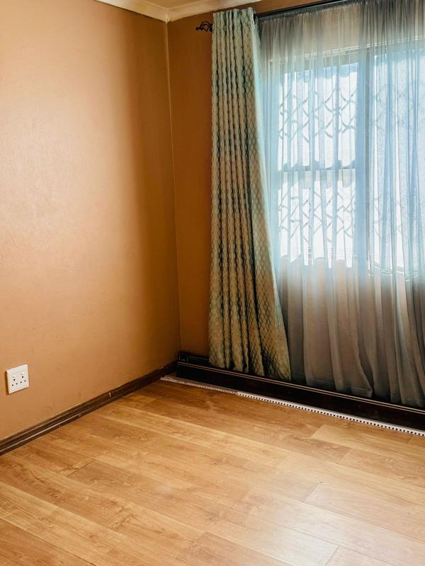 To Let 3 Bedroom Property for Rent in Klippoortjie Gauteng