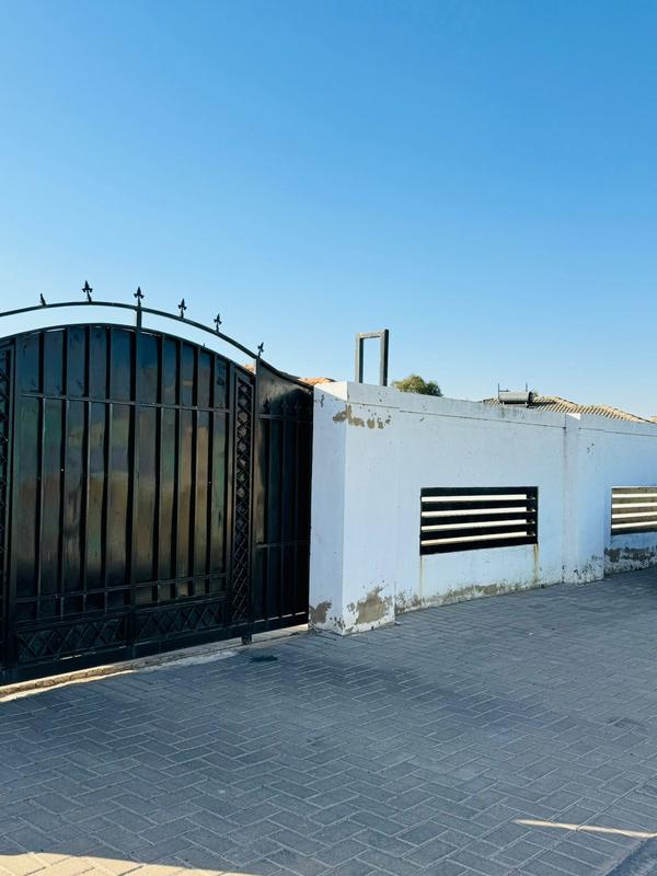To Let 3 Bedroom Property for Rent in Klippoortjie Gauteng