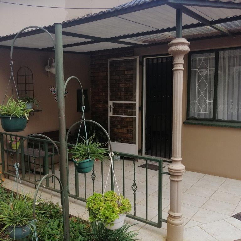 To Let 1 Bedroom Property for Rent in Eastleigh Ridge Gauteng