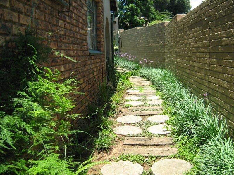 To Let 1 Bedroom Property for Rent in Eastleigh Ridge Gauteng