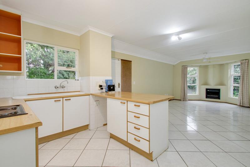 To Let 2 Bedroom Property for Rent in Douglasdale Gauteng