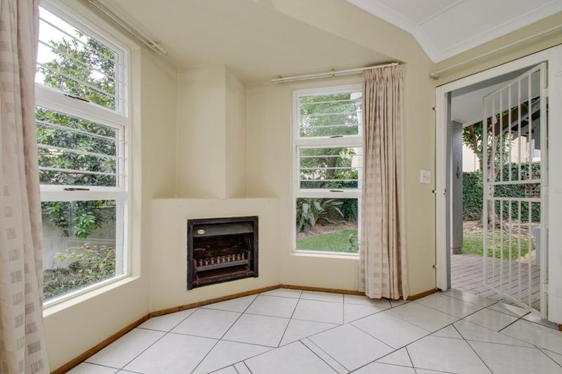 To Let 2 Bedroom Property for Rent in Douglasdale Gauteng