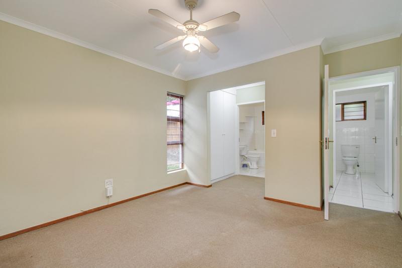 To Let 2 Bedroom Property for Rent in Douglasdale Gauteng