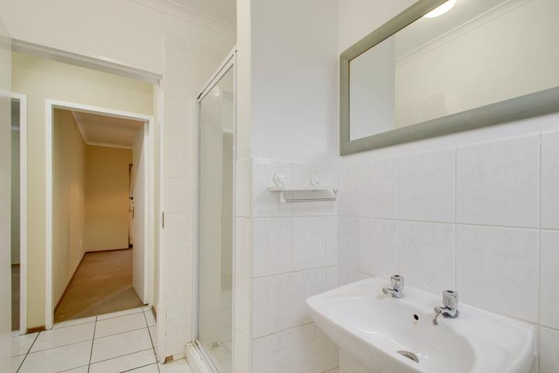 To Let 2 Bedroom Property for Rent in Douglasdale Gauteng