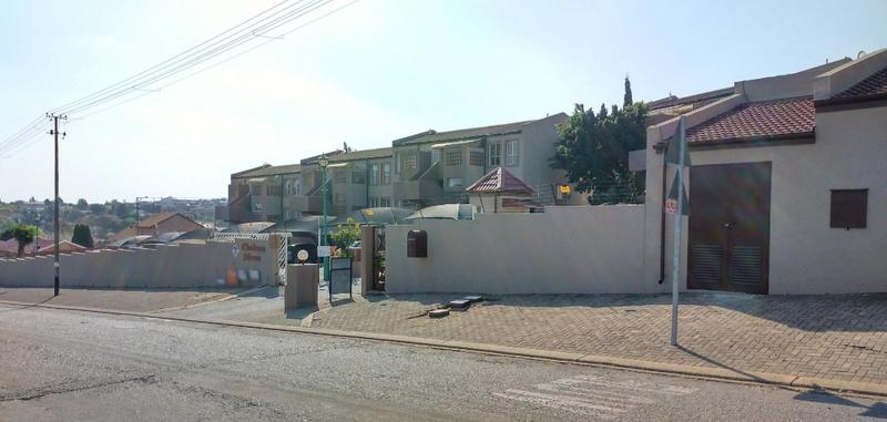 2 Bedroom Property for Sale in Suideroord Gauteng