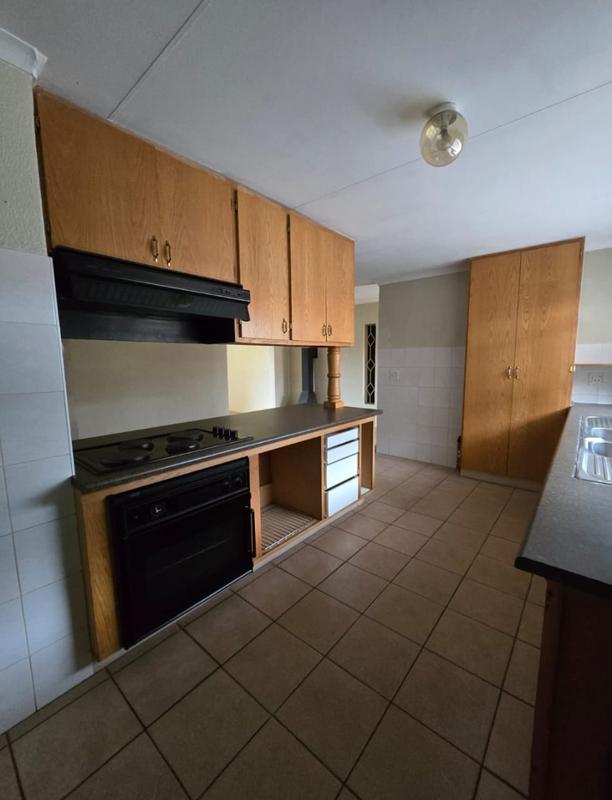 2 Bedroom Property for Sale in Dunnottar Gauteng